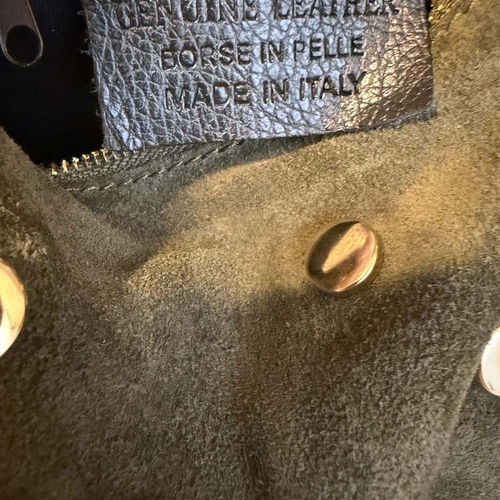 Elegant Olive Green Hobo Shoulder Bag in Genuine Suede Leather - Made in Italy - Picture 7 of 8